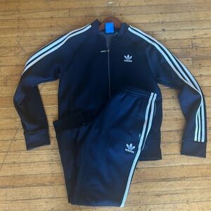 Men’s navy adidas original tracksuit